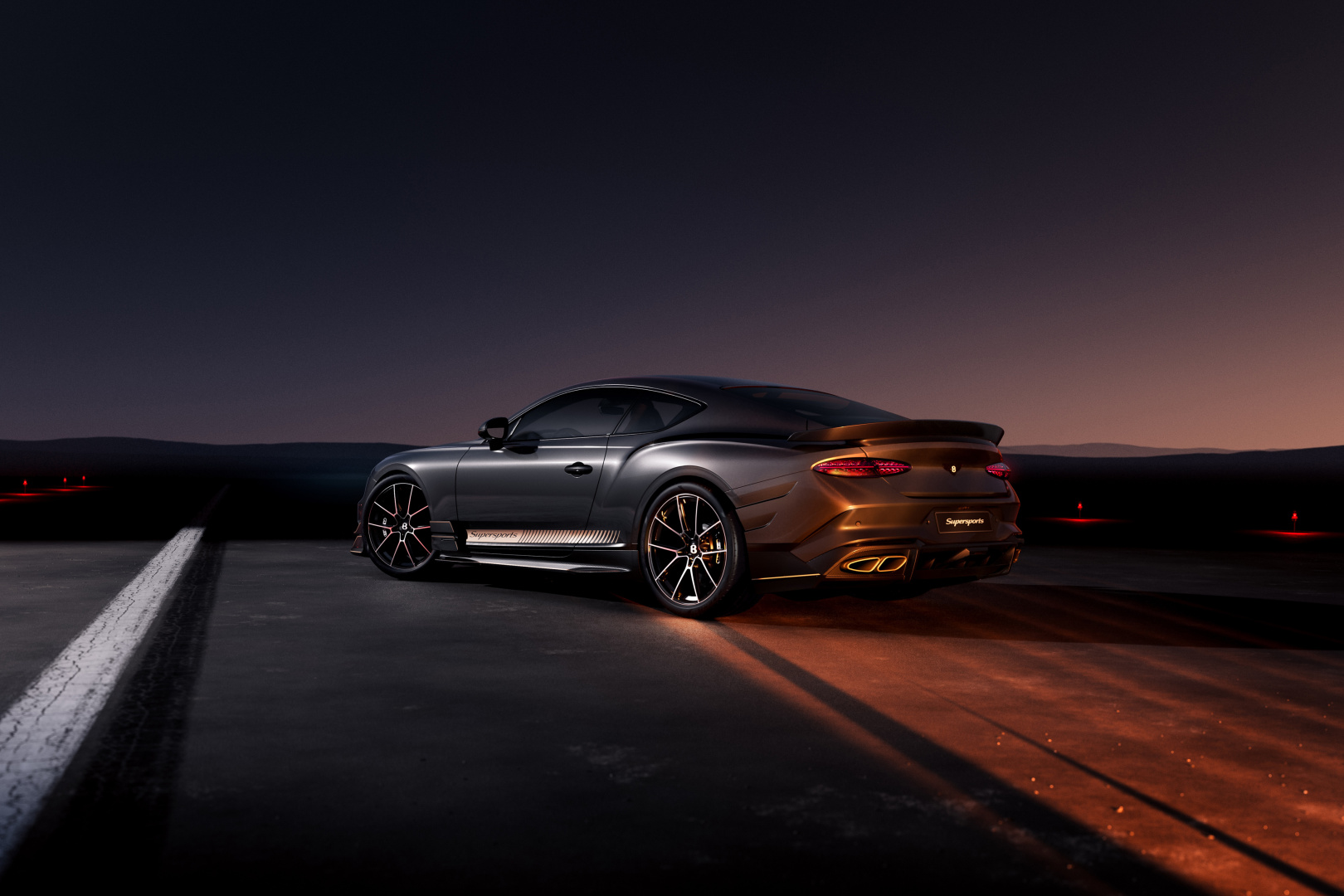 SMALL_2 - New Supersports, rear 3qtr